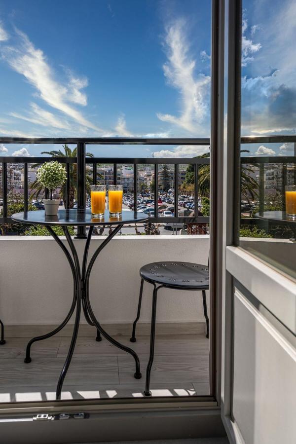 White&Gray Apartment 罗希姆诺 外观 照片