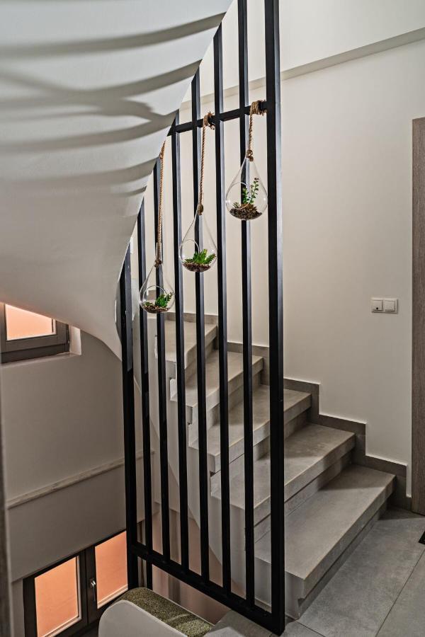 White&Gray Apartment 罗希姆诺 外观 照片