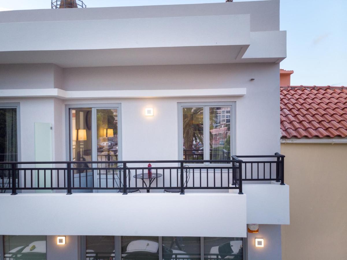 White&Gray Apartment 罗希姆诺 外观 照片